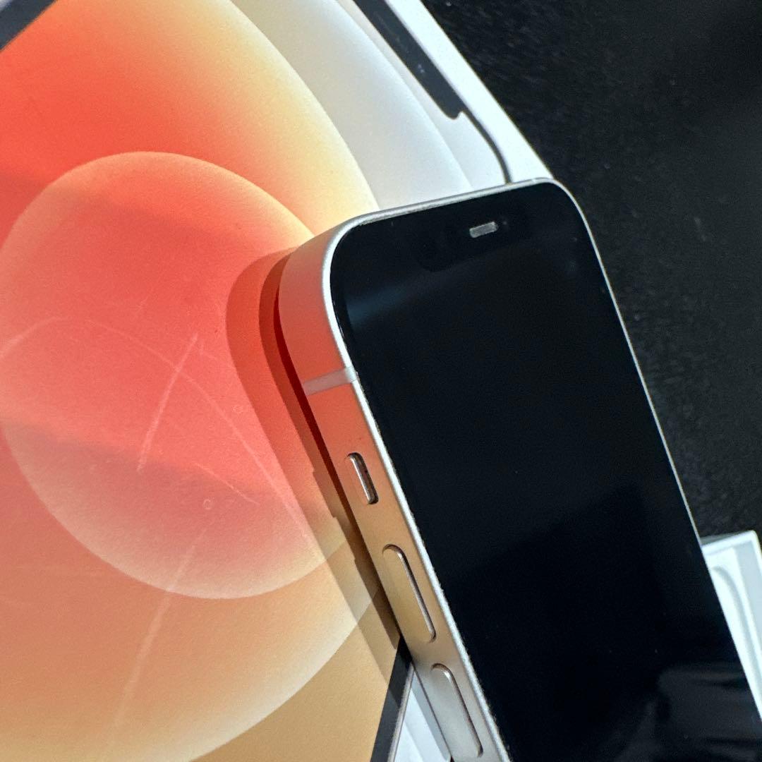 Apple iPhone 12 ホワイト 64GB 本体 充電ケーブル付き