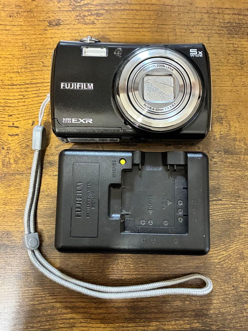 デジタルカメラ FUJIFILM FinePix F200EXR