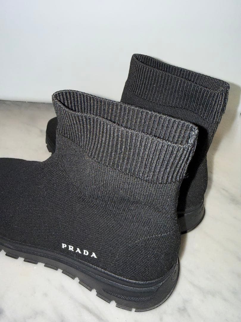 PRADA ブラック ニットブーツ