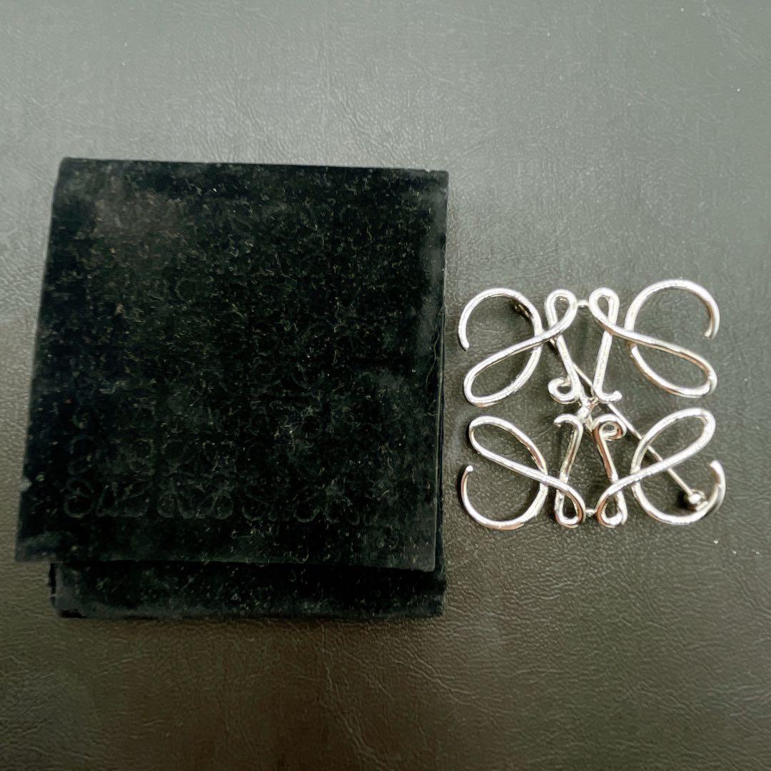 【ほぼ未使用】ロエベ　アナグラム　ブローチ　シルバー　保存袋付き