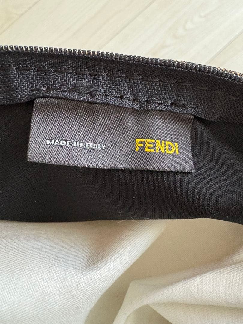FENDI フェンディ　クッション　黒×黒　カバー　ブラック
