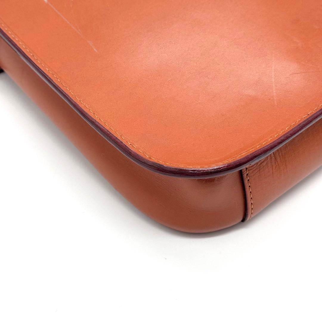 美品 ITAGAKI 鞍ショルダー 縦 レザー ショルダーバッグ　ブラウン