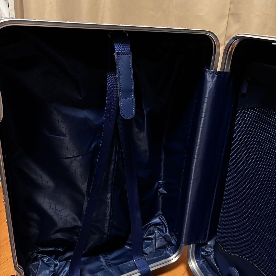 【美品】60L ABS＋PC 素材 ハードキャリー TSAロック ストッパー付き