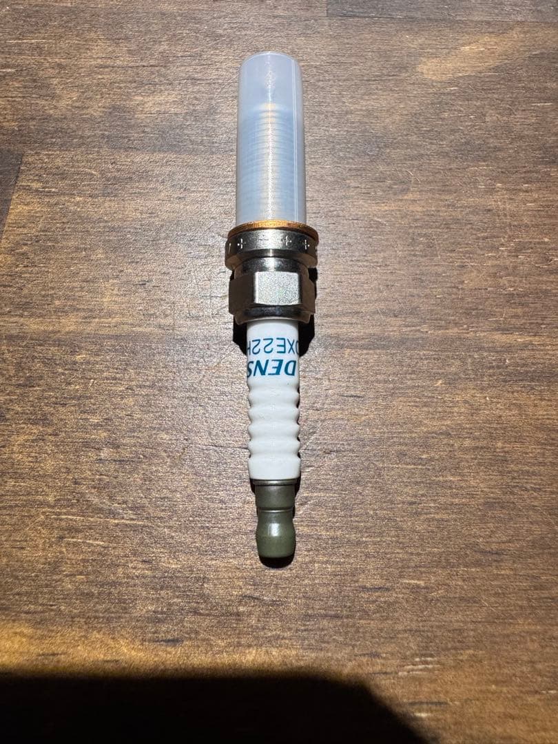 セレナC27用スパークプラグ　4本　新品未使用