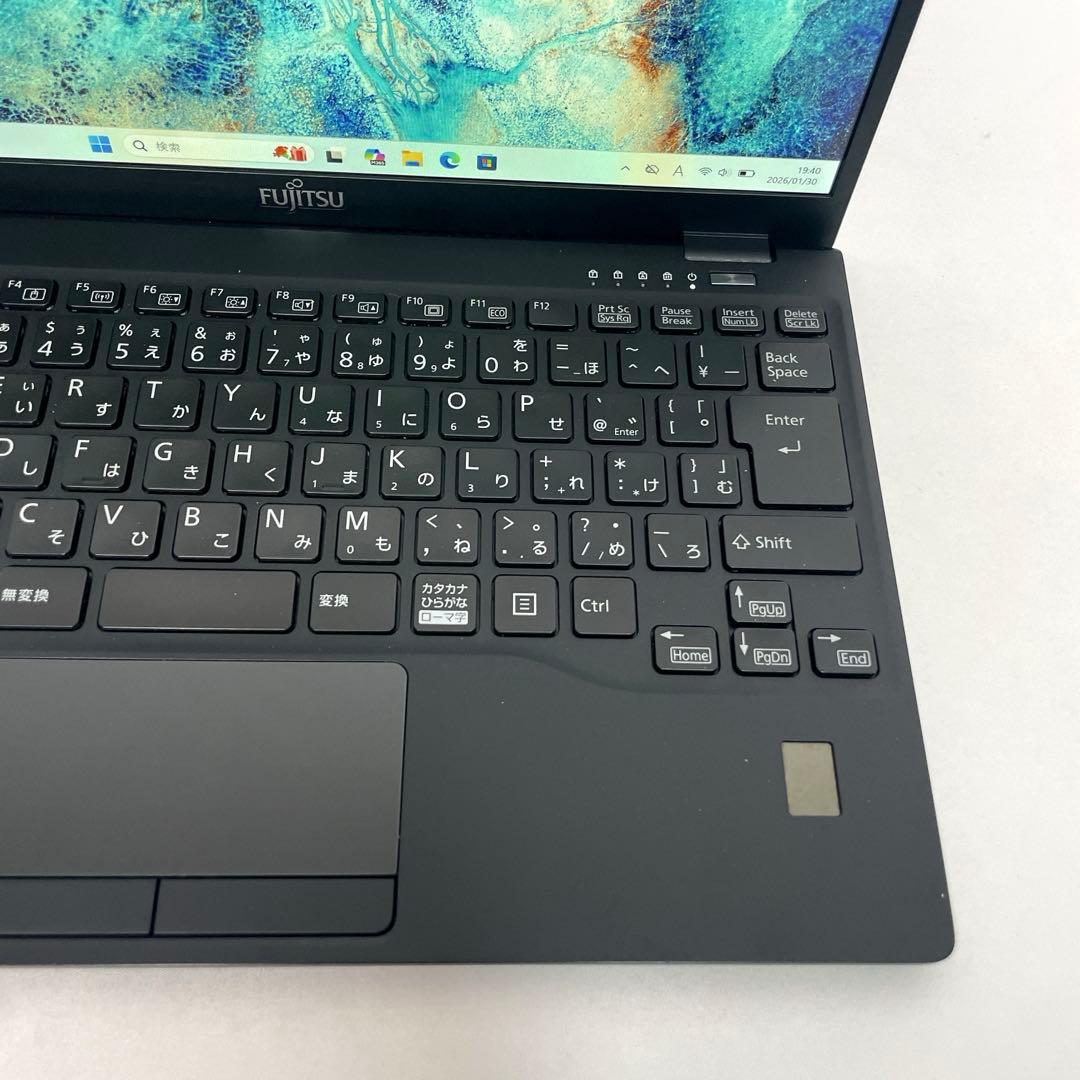 軽量ノートPC LIFEBOOK U9311F 13インチ win11 持ち運び