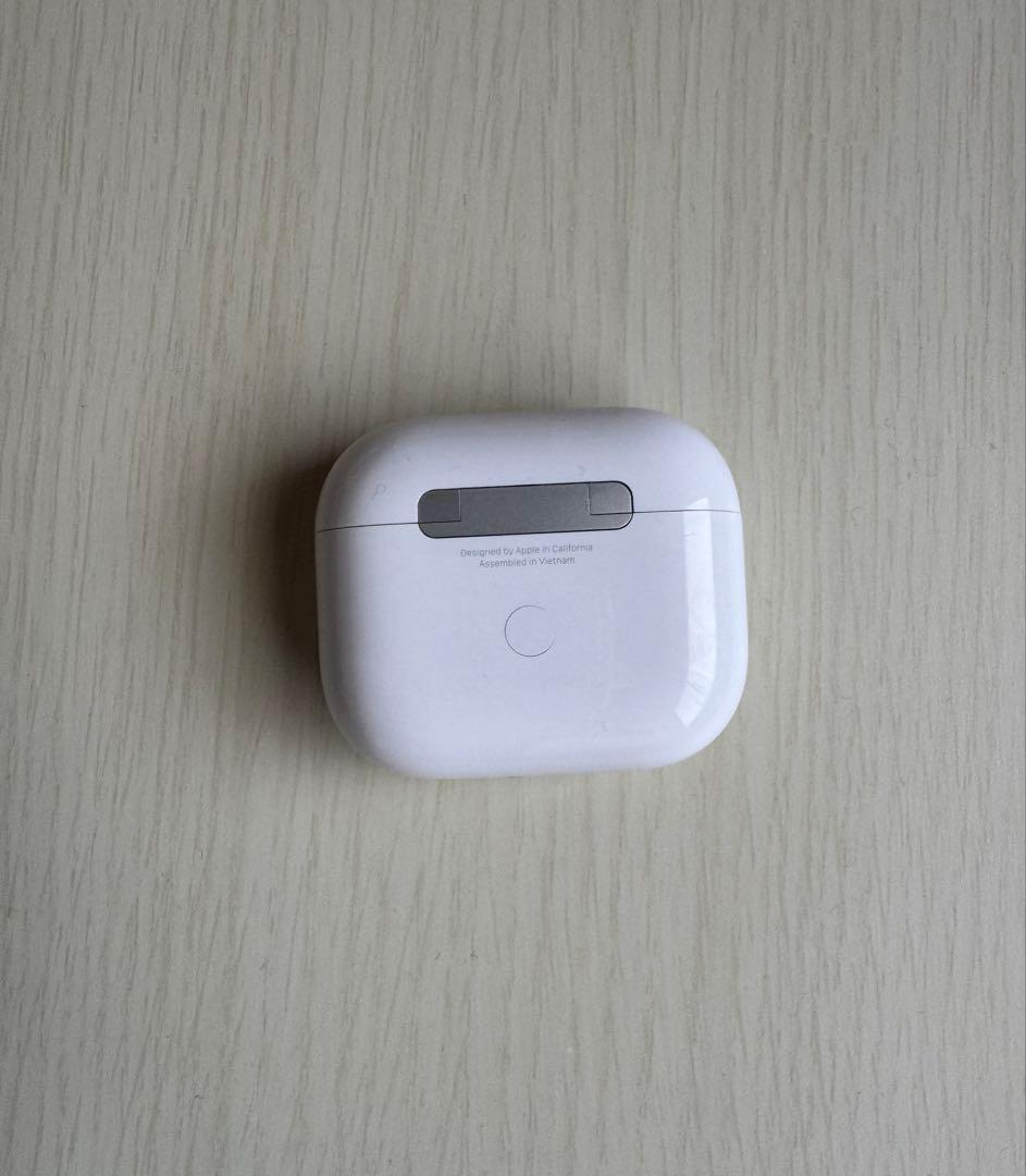 Lightning充電ケース付きAirPods（第3世代）