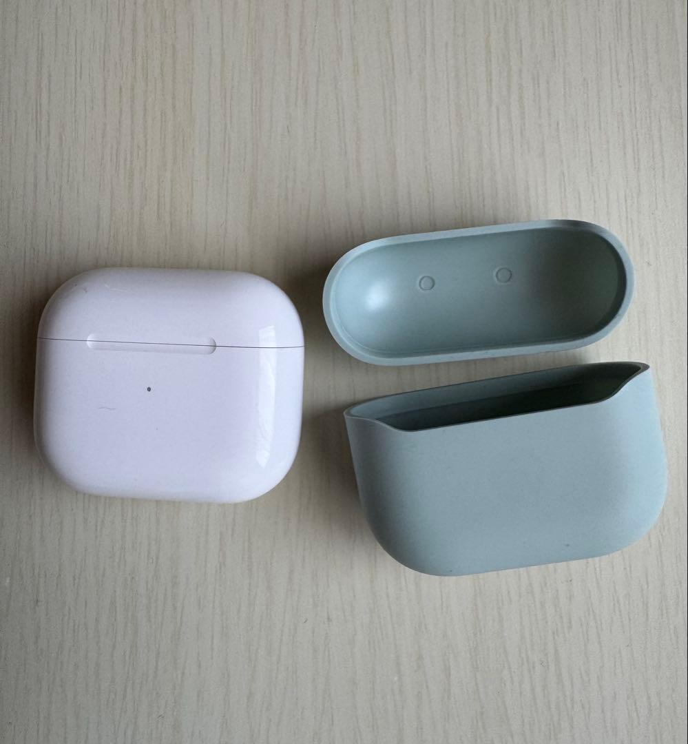 Lightning充電ケース付きAirPods（第3世代）