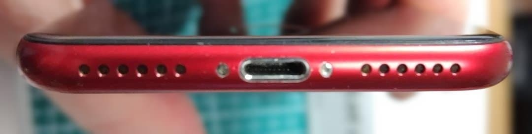 Apple iPhone 8 64g RED SIMロックなし 裏面割れあり