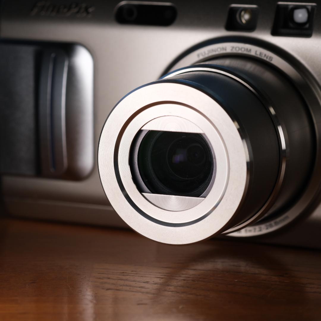 つ*さ様 FUJIFILM　Finepix　F710　極美　保管品　カードも！