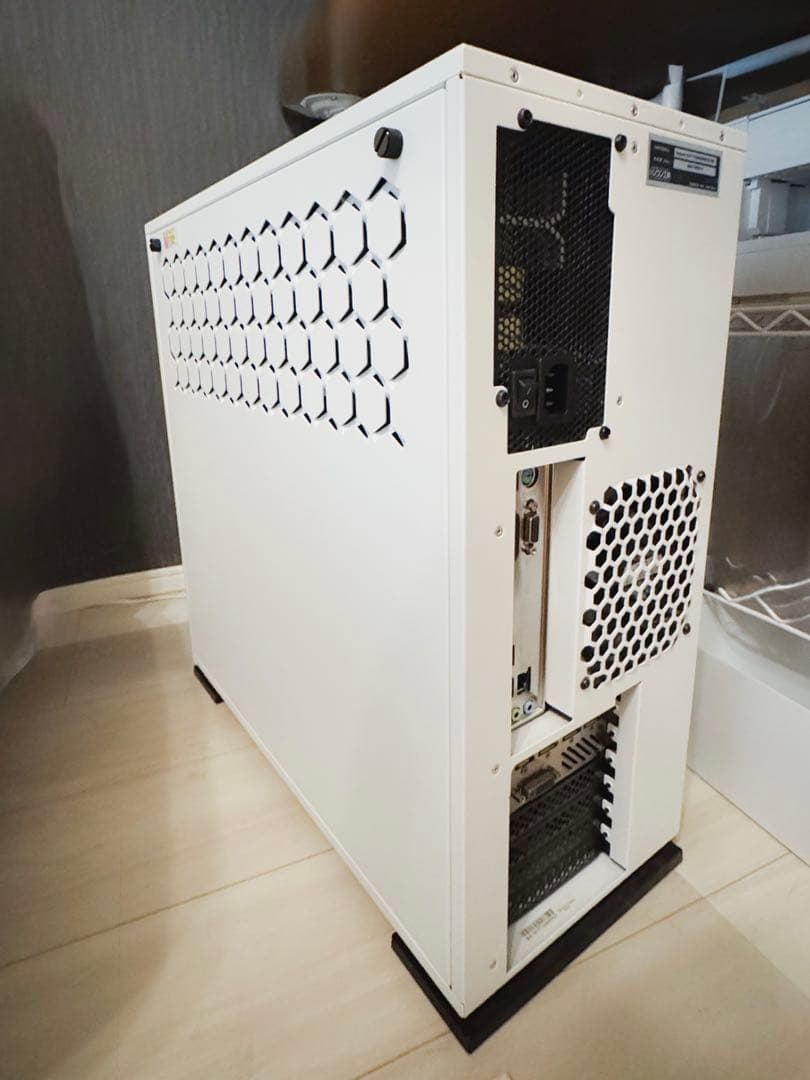 ゲーミングPC / i7-7700 / GTX1070 / 32GB / BTO