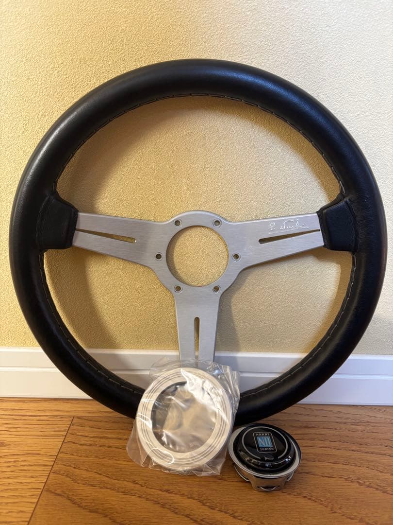 Nardi ステアリングホイール本体　33パイ 3本スポーク