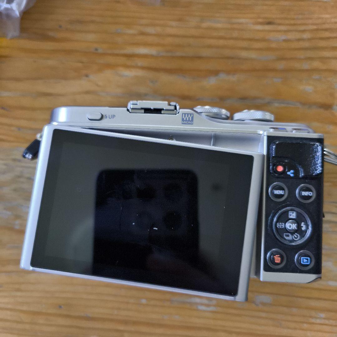 ジャンク品　Olympus PEN E-PL9 ED 14-42mm　2台