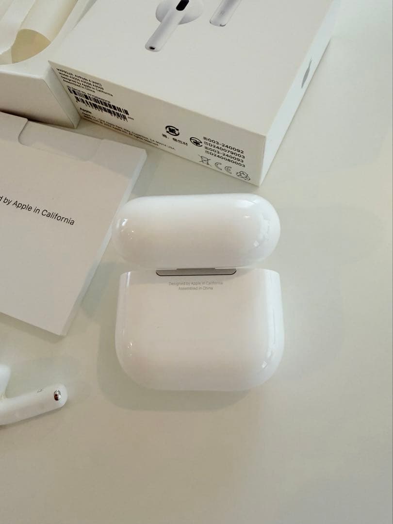 AirPods4 ノイズキャンセリング　ANC MXP93J/A