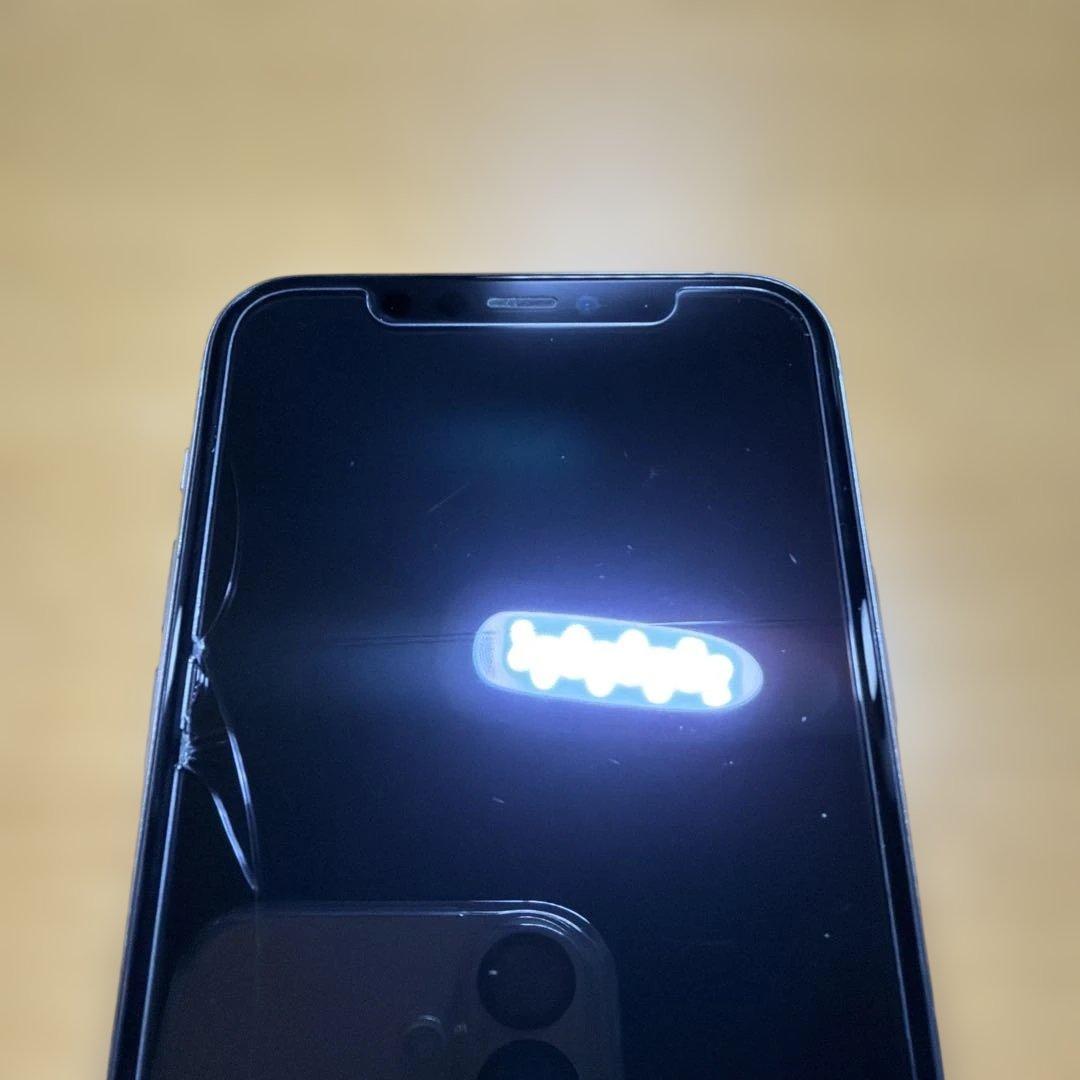 iPhone11 pro シルバー　256GB SIMロック解除手続き済み
