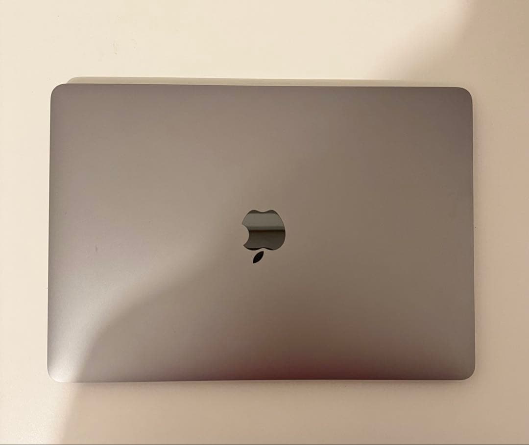 美品 Macbook Pro 2019 13インチ Officeを付ける