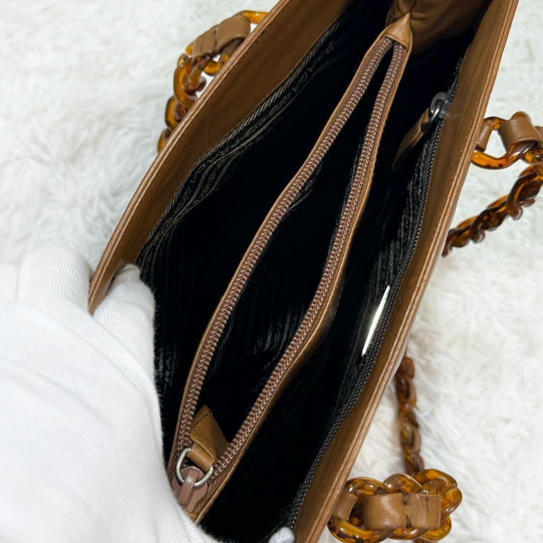 良品✨プラダ　プラスチック　チェーン　トートバッグ　ショルダーバッグ　ロゴ型押し