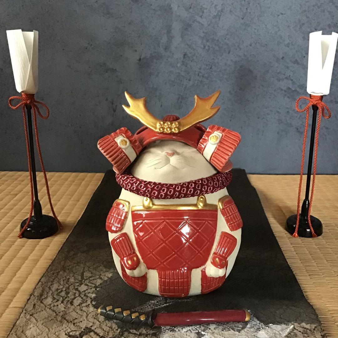 ねこ武将∠(｀∇´)ゝ　まる白猫　赤甲冑　赤兜(真田形) 大一点のみ