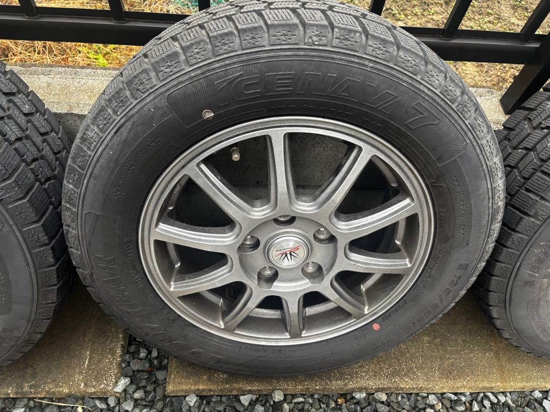 GOOD YEAR 15インチ スタッドレスタイヤセット ノア　80