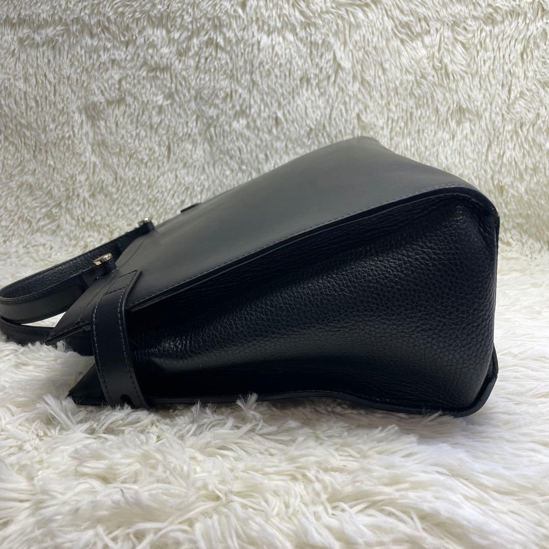 【美品】フルラ レディ M トートバッグ A4 レザー ブラック 2way