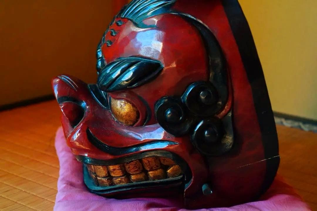 【獅子頭　漆塗り・金箔貼り】木彫　彫刻　獅子舞　民藝　骨董品　時代物　古道具