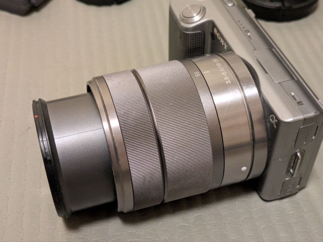 SONY NEX-5 標準ズーム(18-55mm)　バッテリー二つ付属