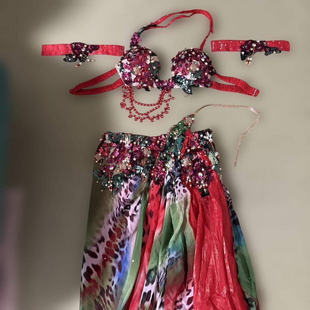 ベリーダンス セットアップ 赤緑装飾