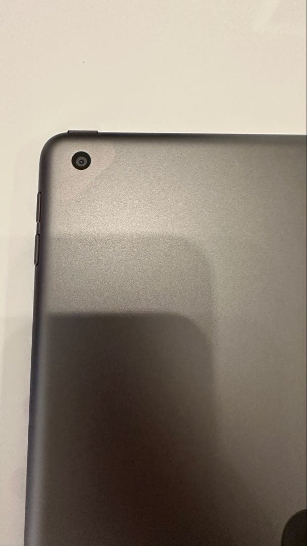 【美品】iPad 第7世代　32GB Wi-Fiモデル　キーボード付き