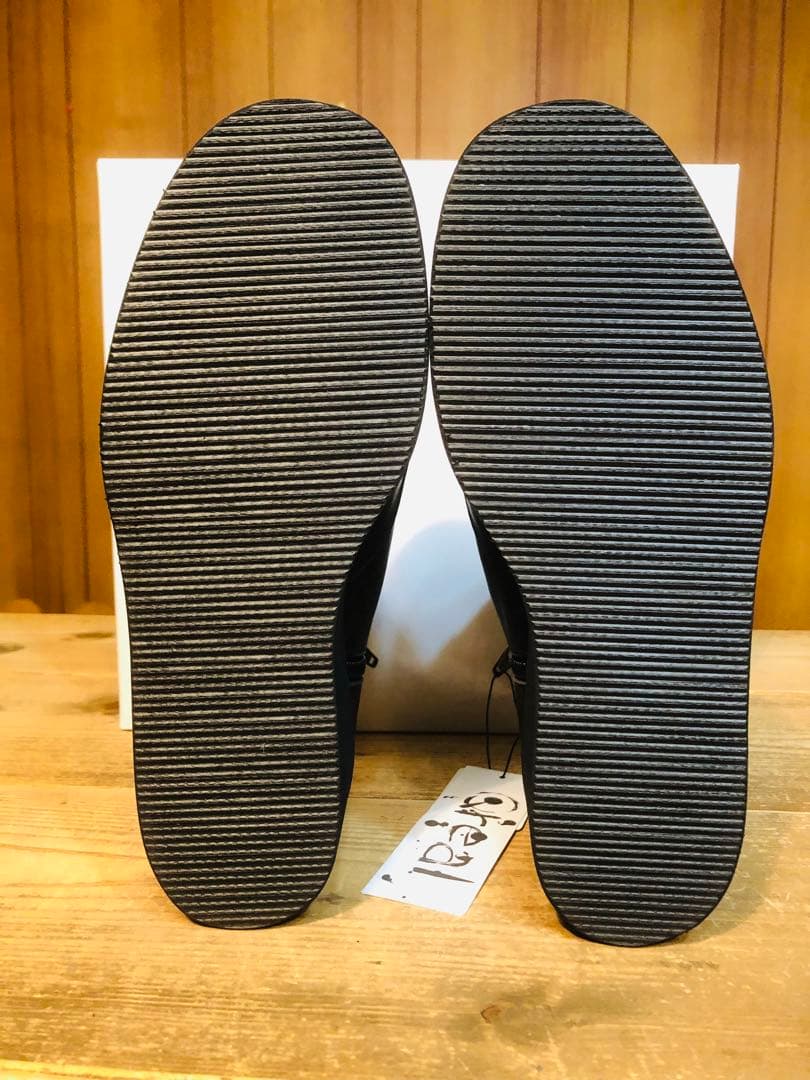 Qreal ★ ドット柄デザインショートブーツ革靴（新品タグ付）