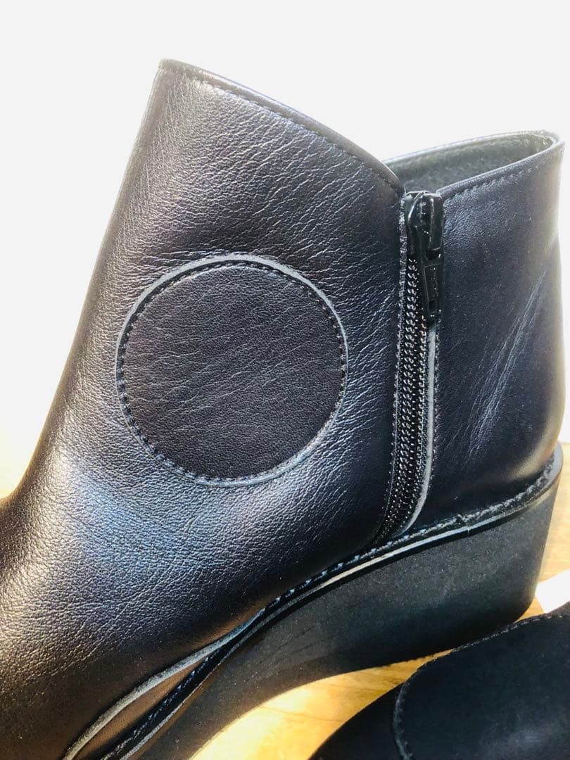 Qreal ★ ドット柄デザインショートブーツ革靴（新品タグ付）