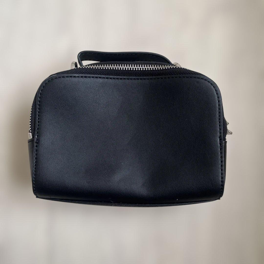 LOEWE ブラックレザー バッグ