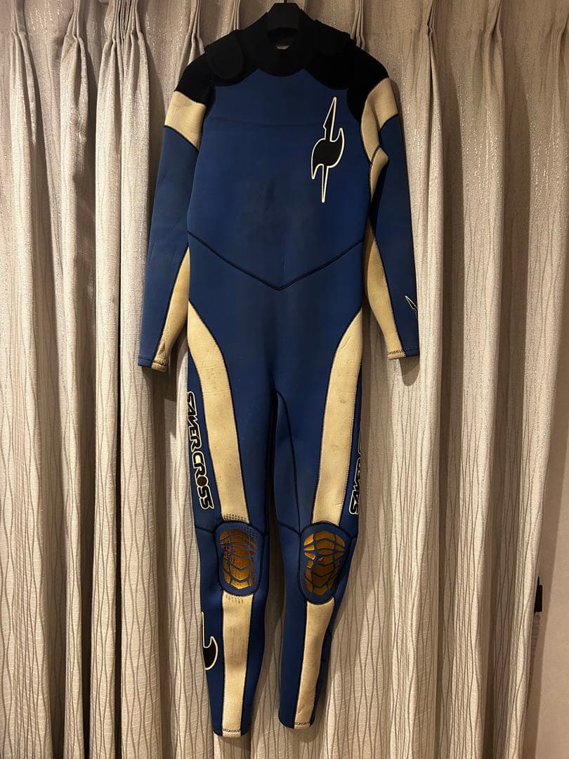 crystaldreamショートボードとウエットスーツ