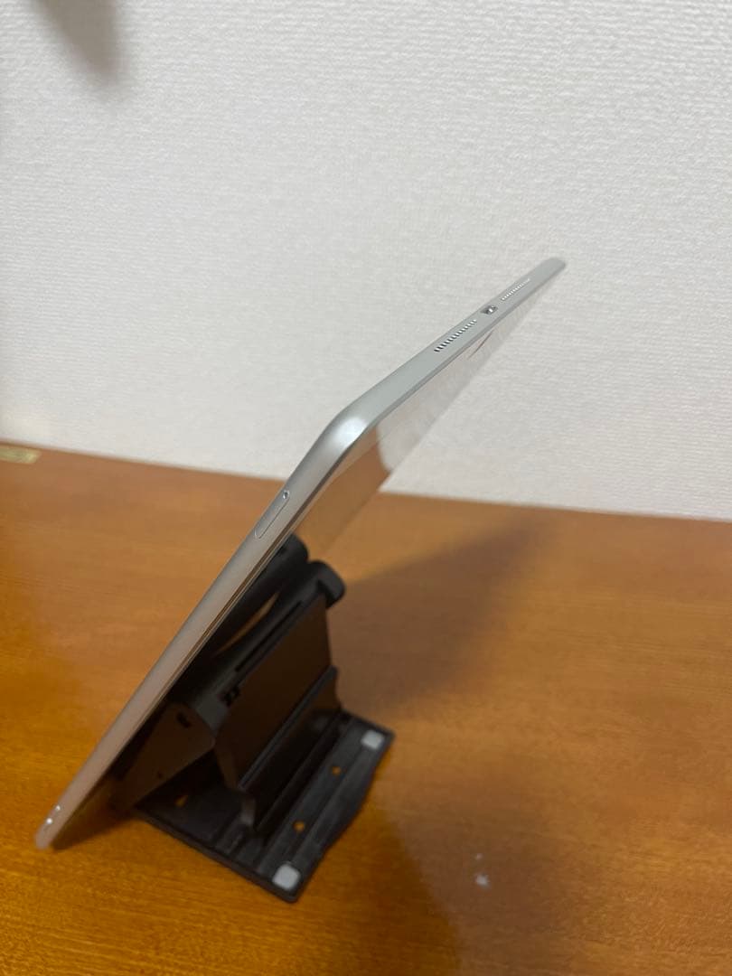 iPad 10.2インチ (第7世代) 32GB WiFi + セルラー