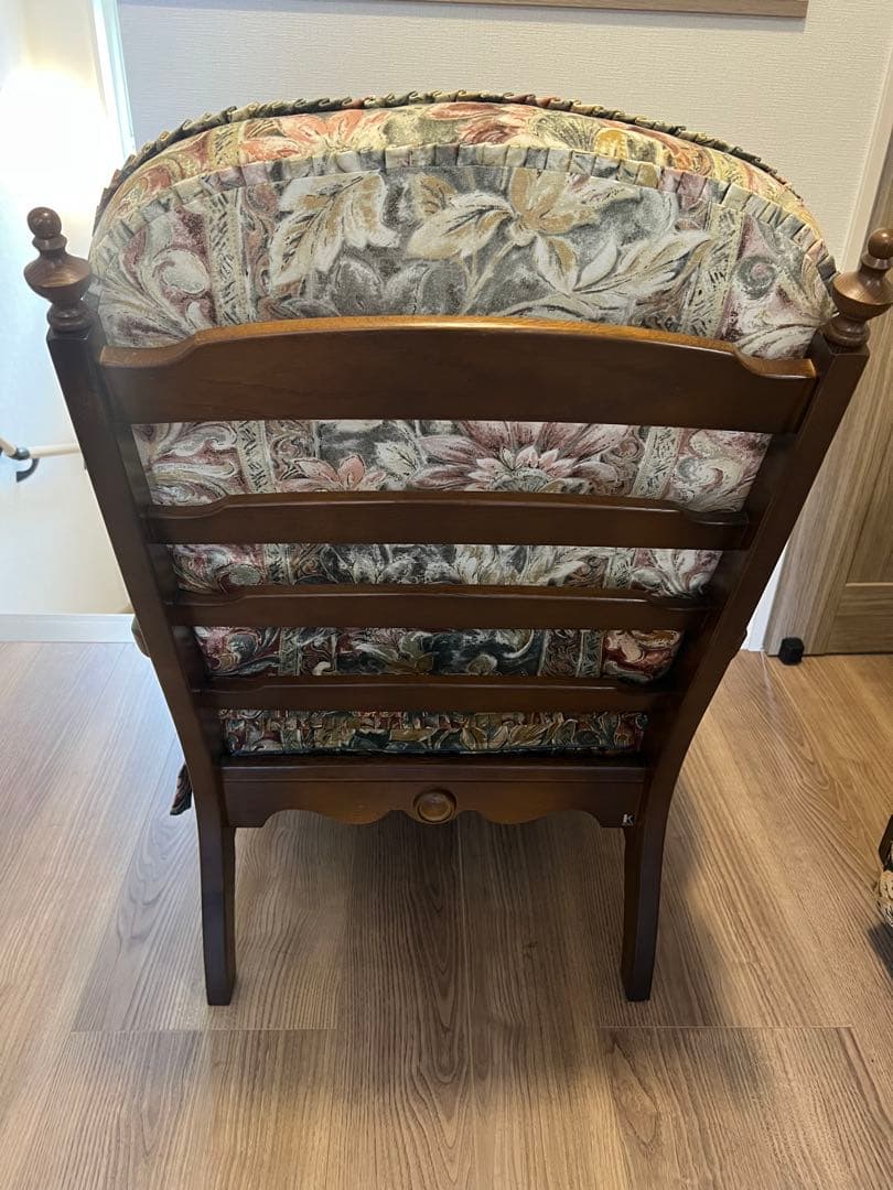 飛騨産業 アームチェア｜花柄ファブリック｜木製 肘掛け椅子｜クラシック