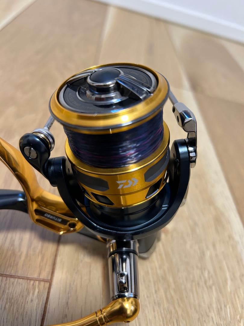 Daiwa スピニングリール 18トーナメントISO LBD