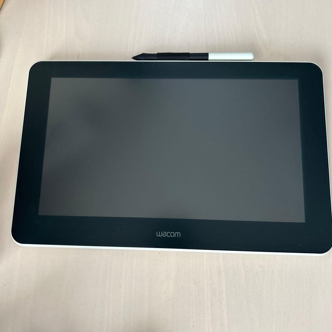 Wacom One 液晶ペンタブレット 本体・ペン・コード