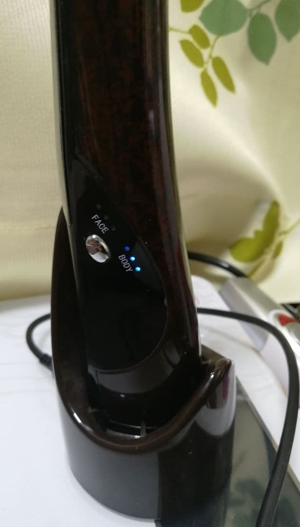 【パイラナイト】フェイシャルケア 美顔器 ボディケア