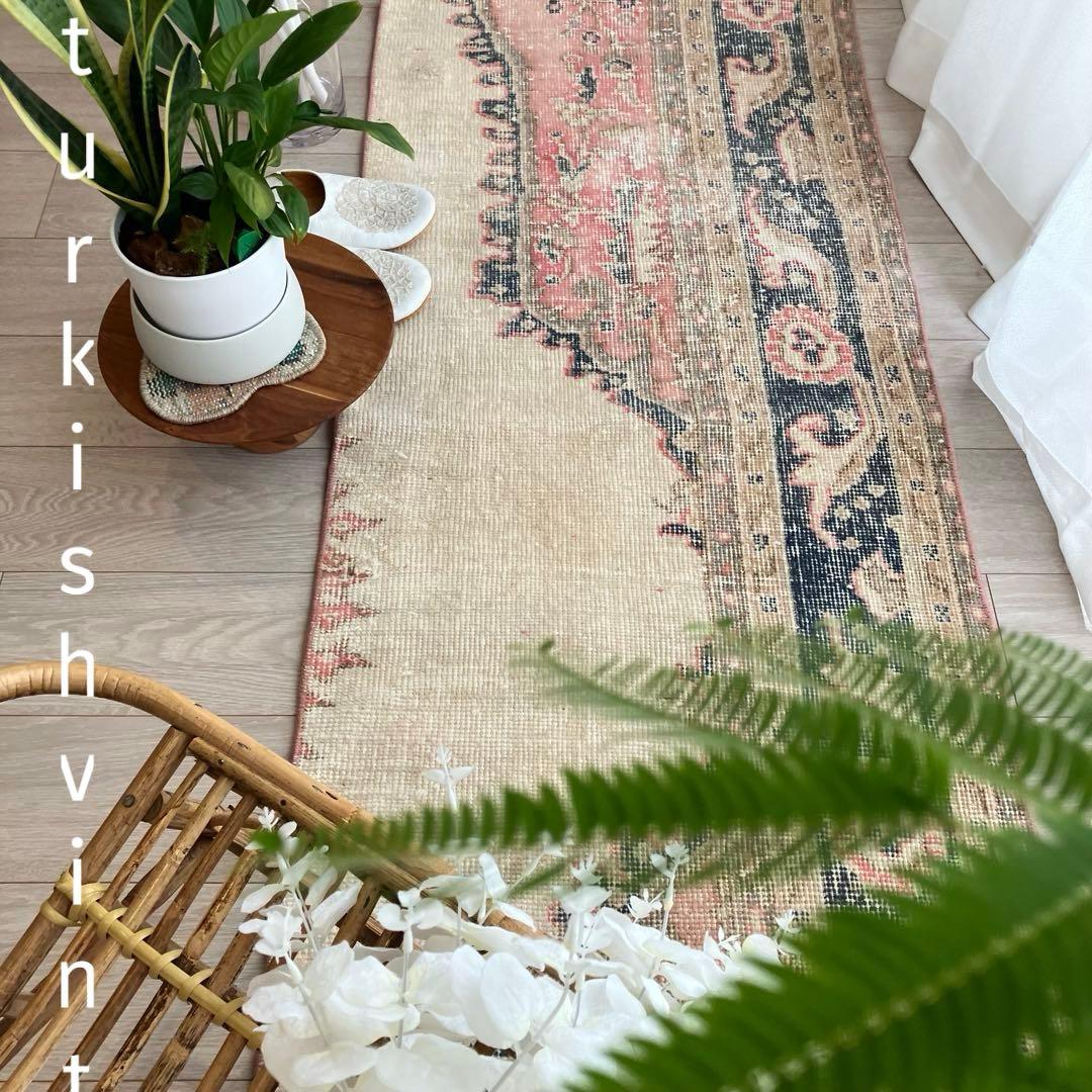 ペールミルキー✳︎62×147✳︎ピンク　ライン深ブルー　トルコヴィンテージラグ