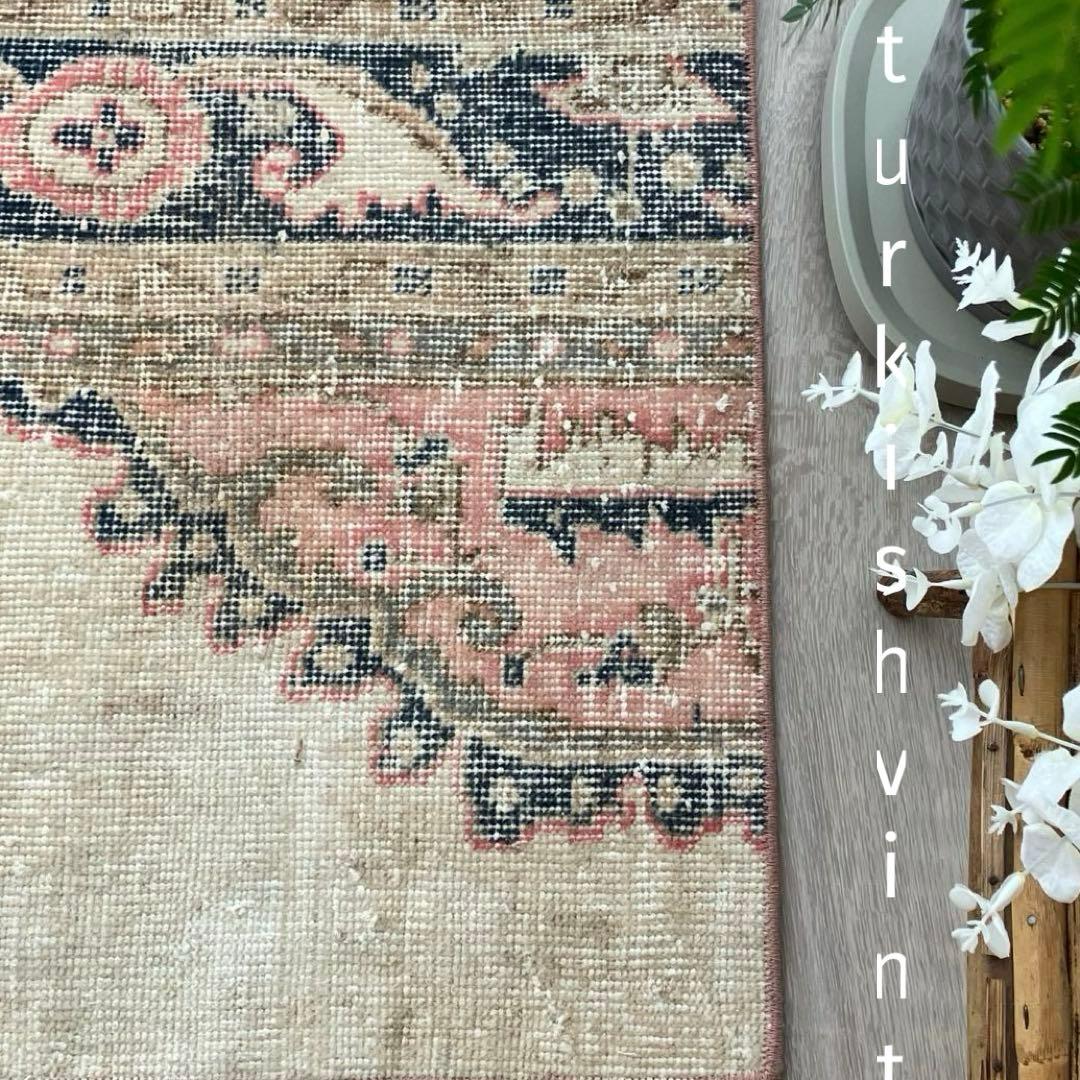 ペールミルキー✳︎62×147✳︎ピンク　ライン深ブルー　トルコヴィンテージラグ