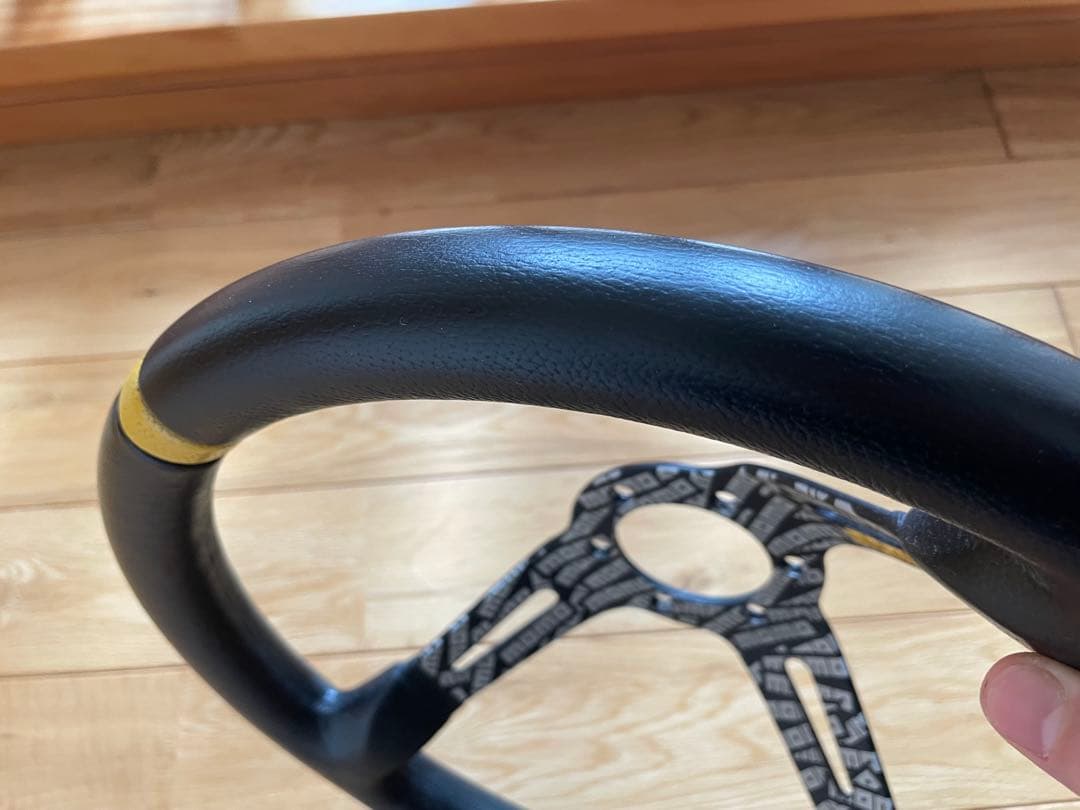 MOMO ステアリング ウルトラ ジャパン ブラック レザー 350mm 35π