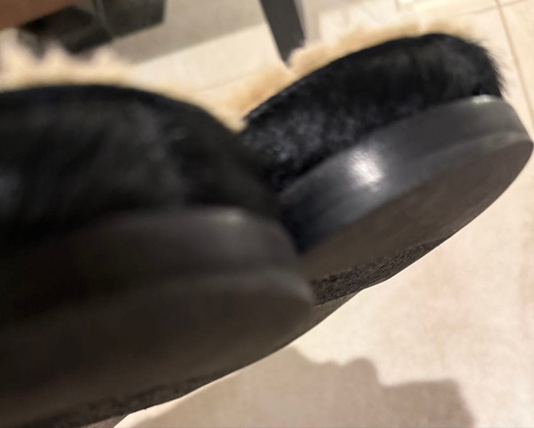 CHANEL ブラックファーミュール