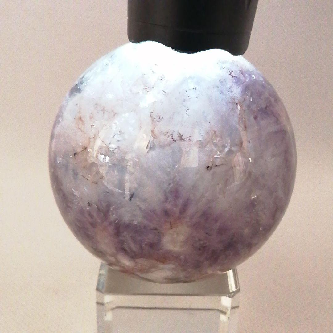 【新品】アメジストのキラキラ結晶の中に花が咲いている綺麗なピンアメ　12-17