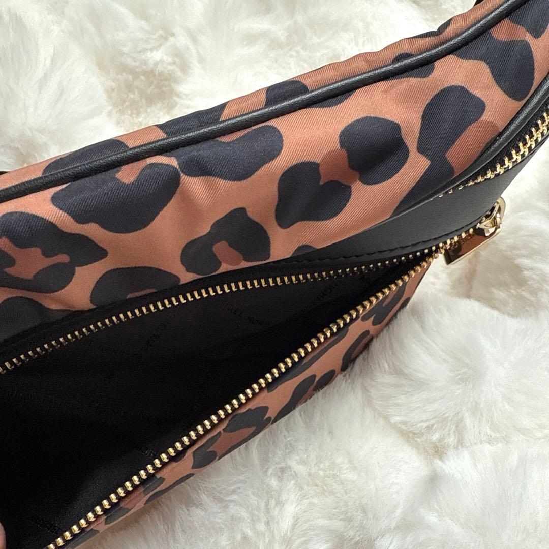 MICHAEL KORS マイケルコース ショルダー　ボディバック　レオパード