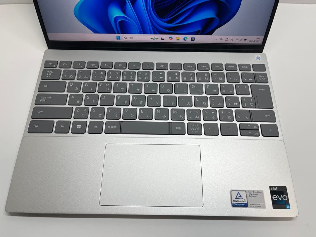 美品 DELL Inspiron P156G 第12世代i5 8GB 256GB