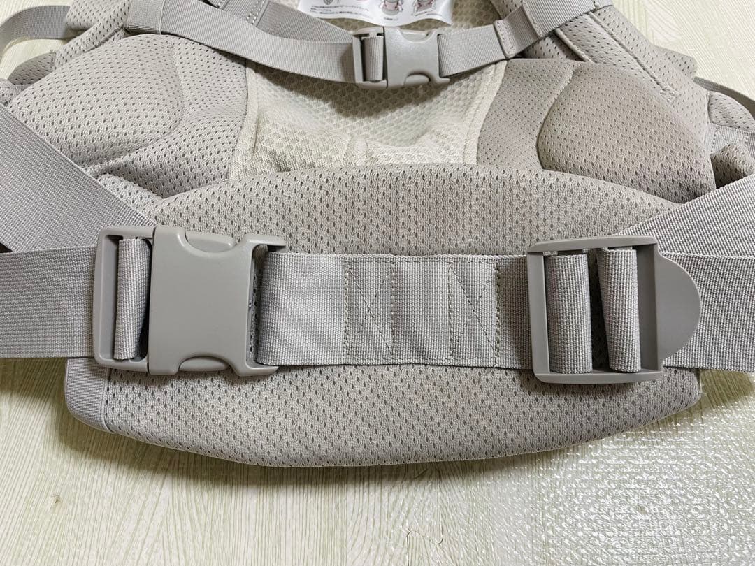 【美品】エールベベ　抱っこ紐　ベビーキャリア THREE qd