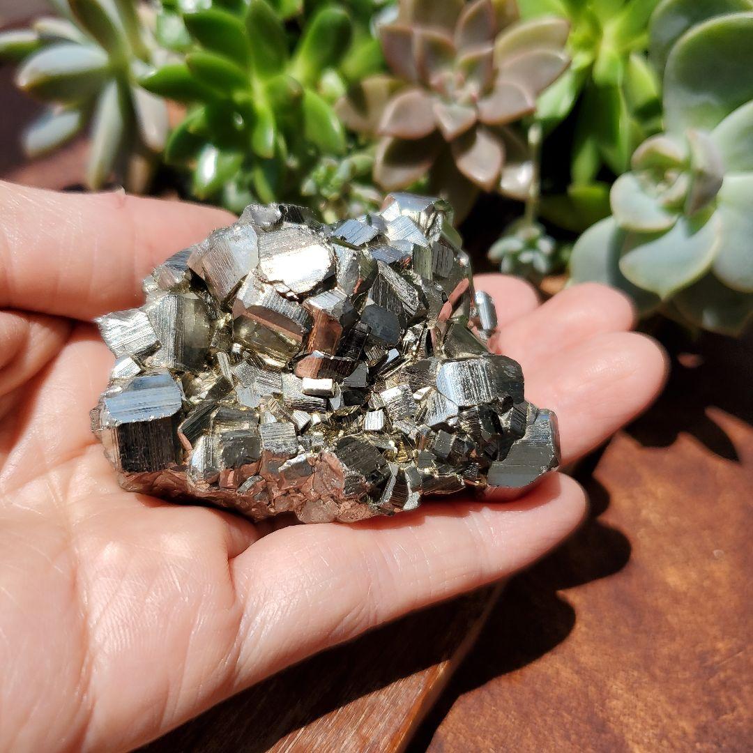 パイライト鉱石　結晶　原石　10　ペルー産　黄鉄鉱