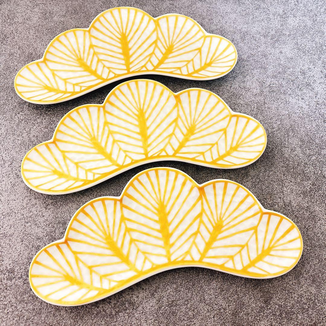 有田焼　幸楽窯　錦金松葉形前菜皿　白金　5点セット