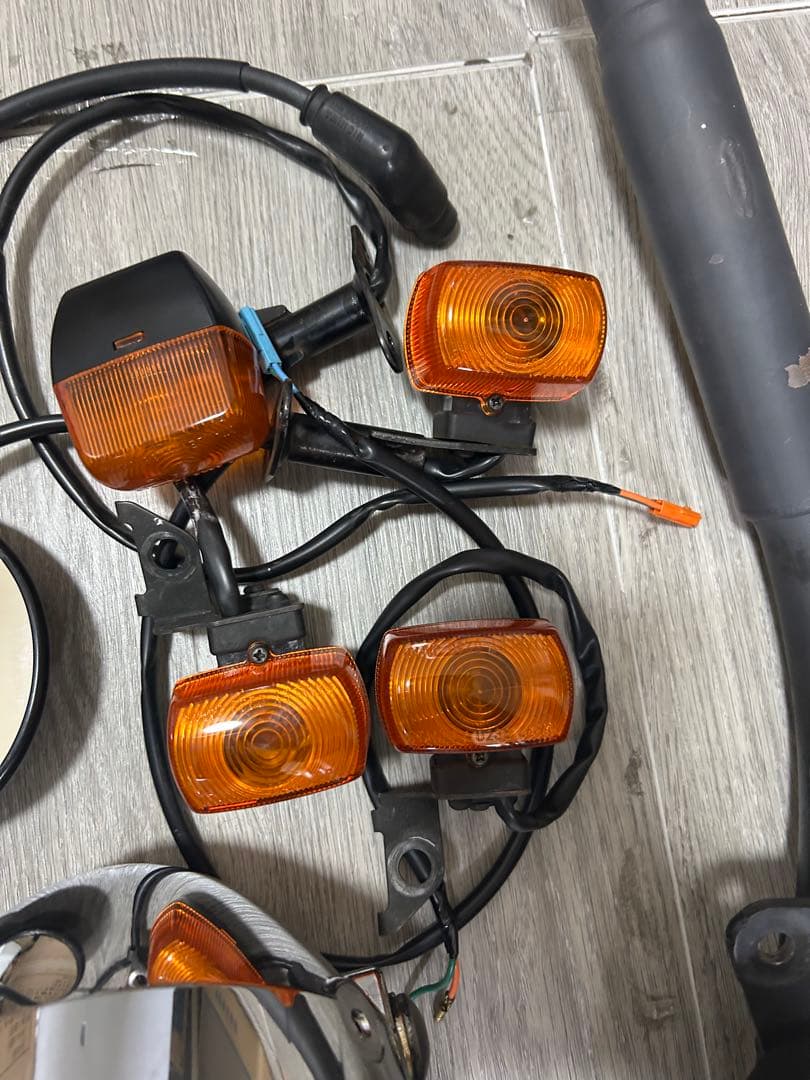 ホンダ　ＦＴＲ２２３　純正マフラー ミラー、ウインカー