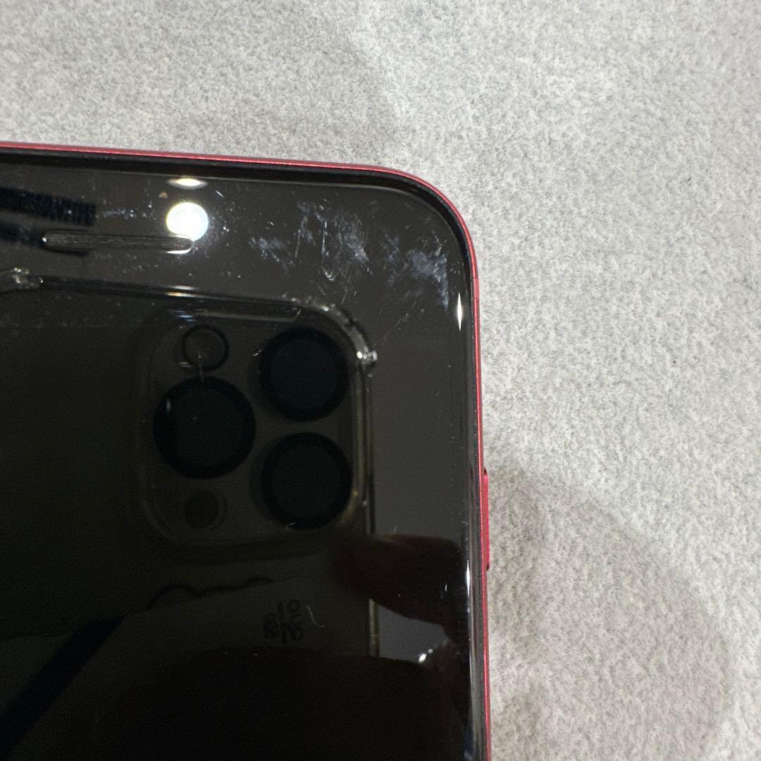 iPhone se3 本体　レッド