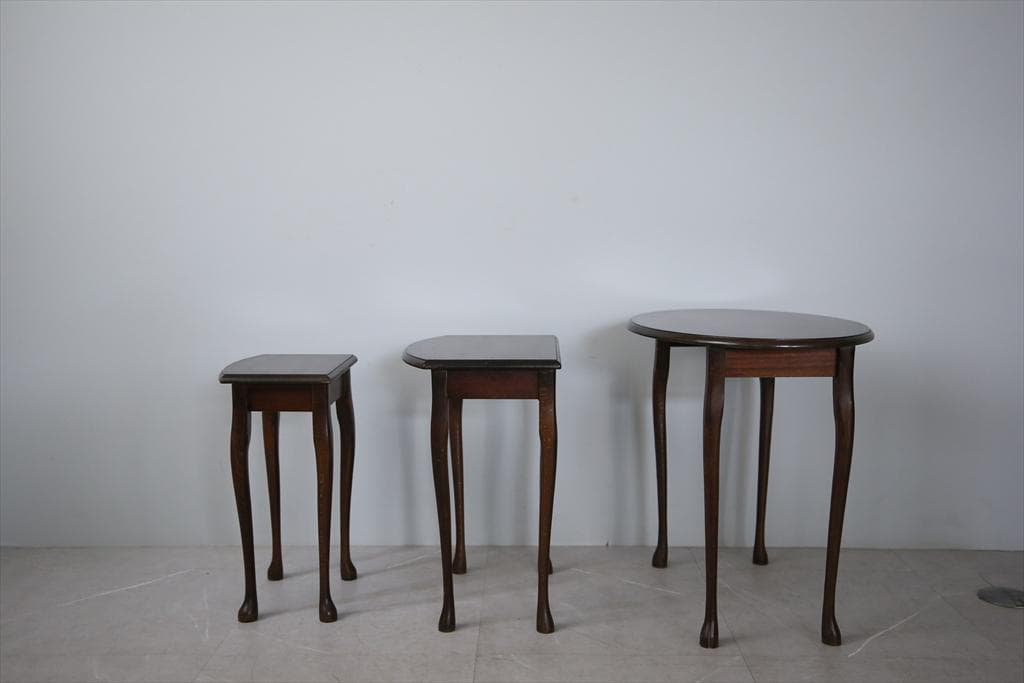 英国アンティーク猫脚ネストテーブル3台/木製机/サイドテーブル(92-238)