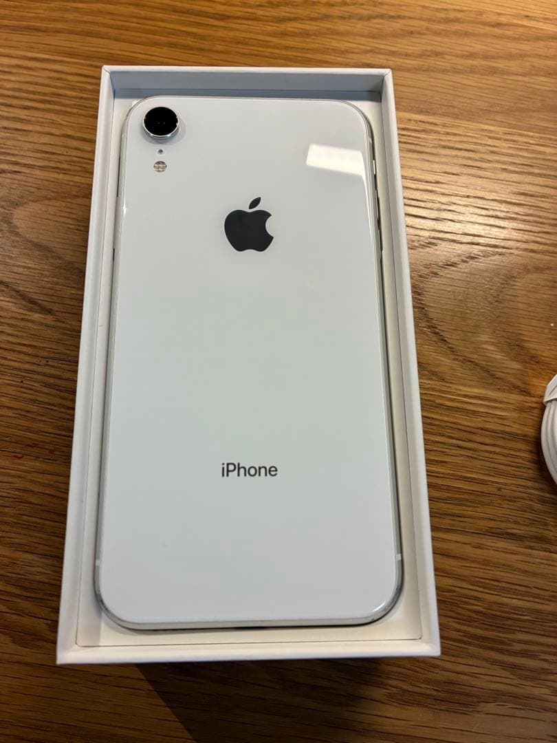 iPhoneXR 128GB ホワイト　バッテリ100% 箱付属品SIMフリ